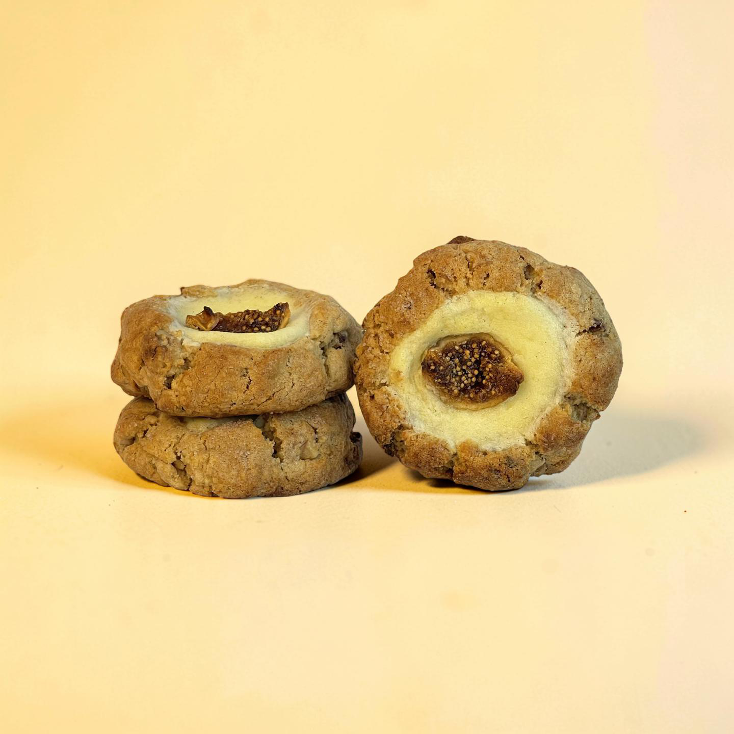 Fig and cream golden oasis cookie